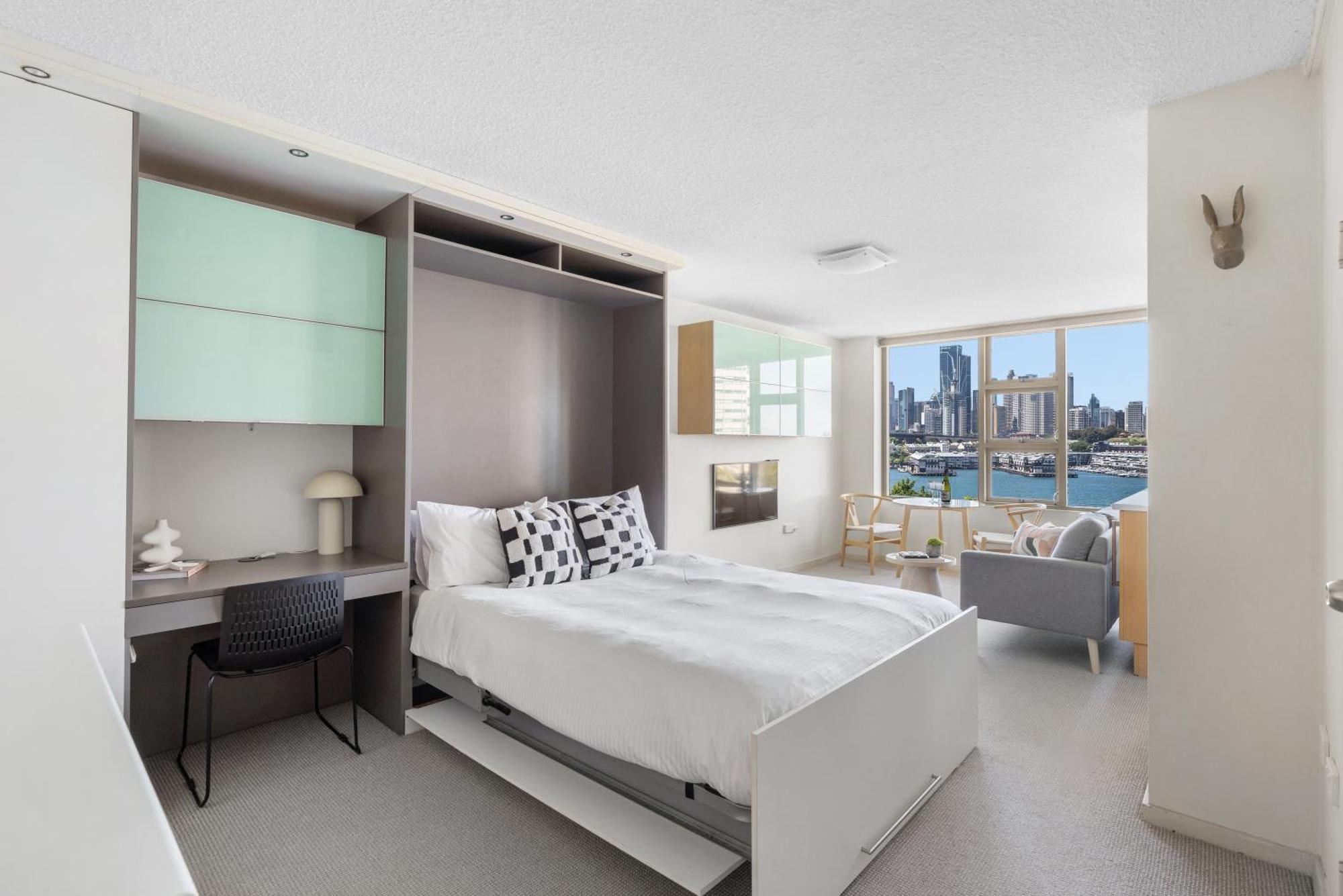 Magical Escape With Harbour Views & Parking