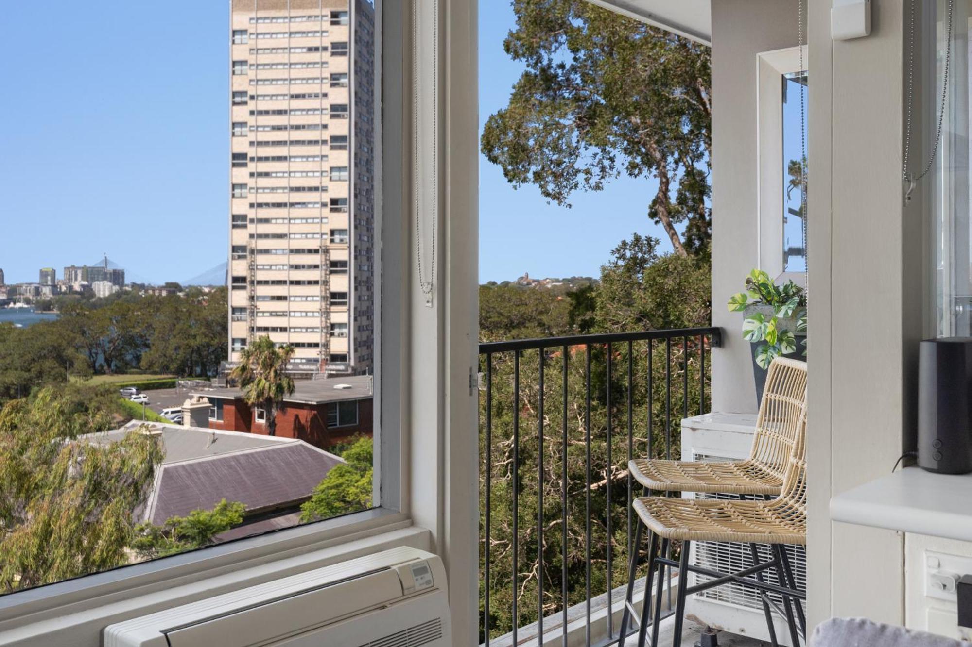 Magical Escape With Harbour Views & Parking Apartment *