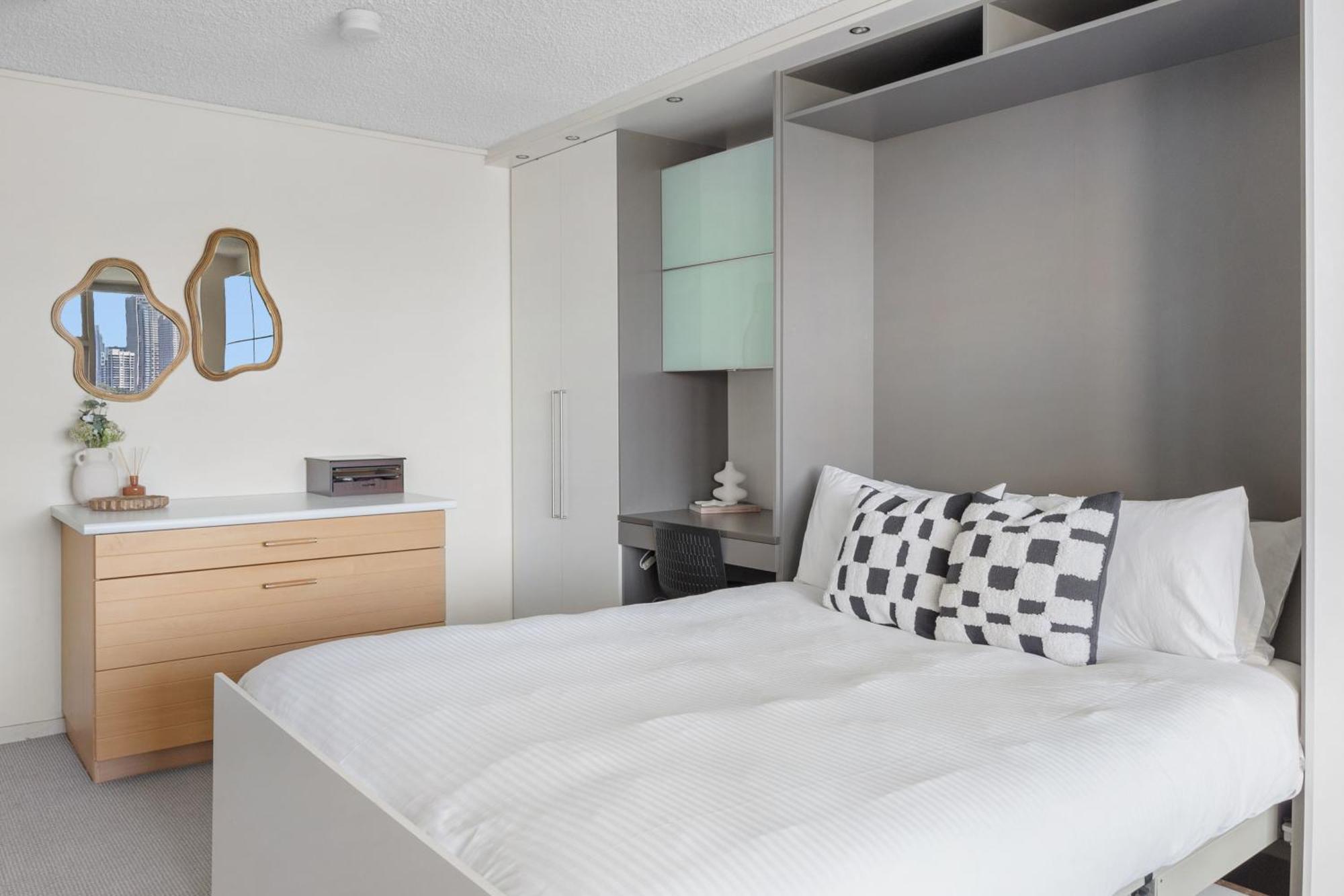 Apartment Magical Escape With Harbour Views & Parking *