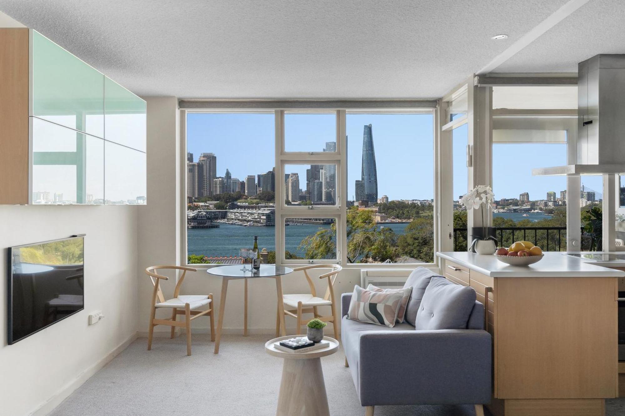 Apartment Magical Escape With Harbour Views & Parking Sydney